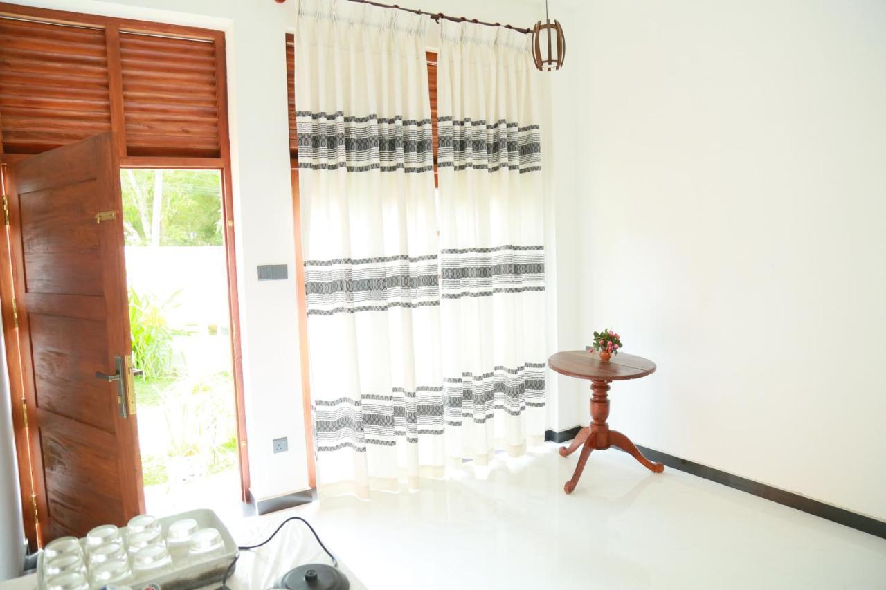 Verona D' Oro Dikwella Luaran gambar